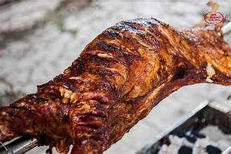 Nikmati KELEZATAN Daging Kambing Guling Halal Manado