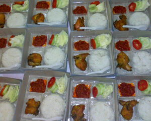 Catering Menu Halal Nasi Kotak Box Terjangkau di Manado