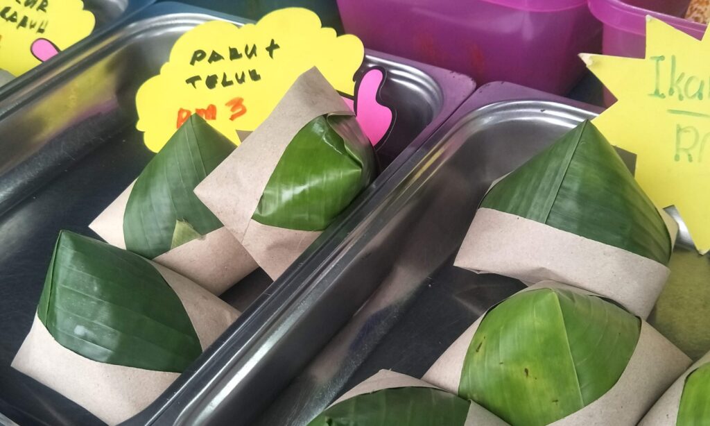 Catering Nasi Bungkus Manado HALAL Menggoyang Lidah