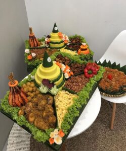 Catering Nasi Tumpeng Spesial Syukuran Di Manado LEZAT !