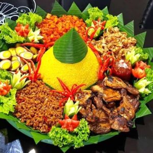 Nasi Tumpeng Komplit Manado