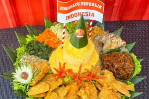 Nasi Tumpeng Komplit Manado
